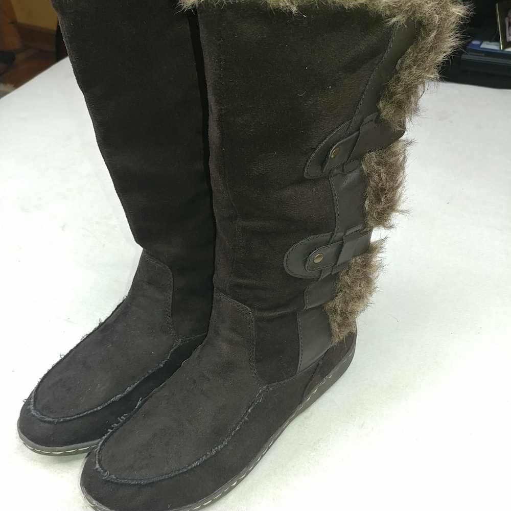 Airwalk Women's Muk Luk Faux Fur And Faux Suede Br
